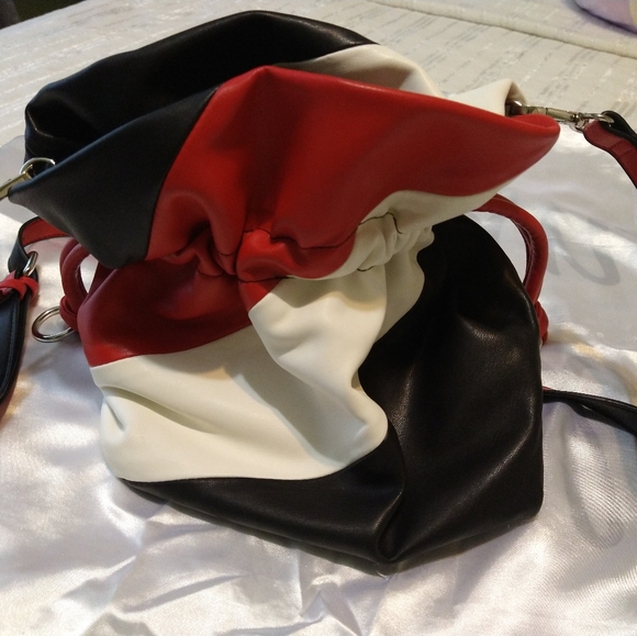 Bucket bag - Picture 3 of 4